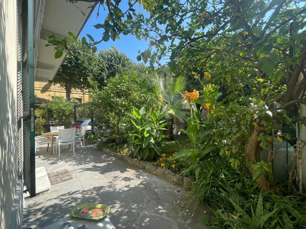 Artemia Appartement Levanto Buitenkant foto